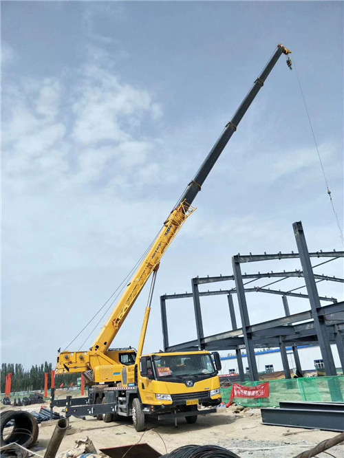 临清市超高层建筑钢结构吊装案例